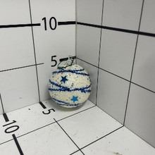 Шар белый в синюю полоску 6см